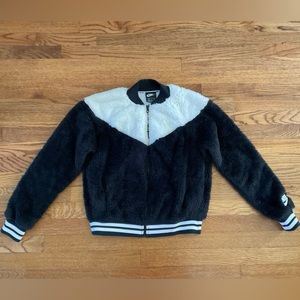 NIKE sherpa fleece black white chevron bomber jacket S